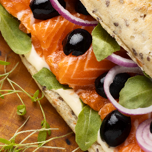 close-up-salmon-sandwich